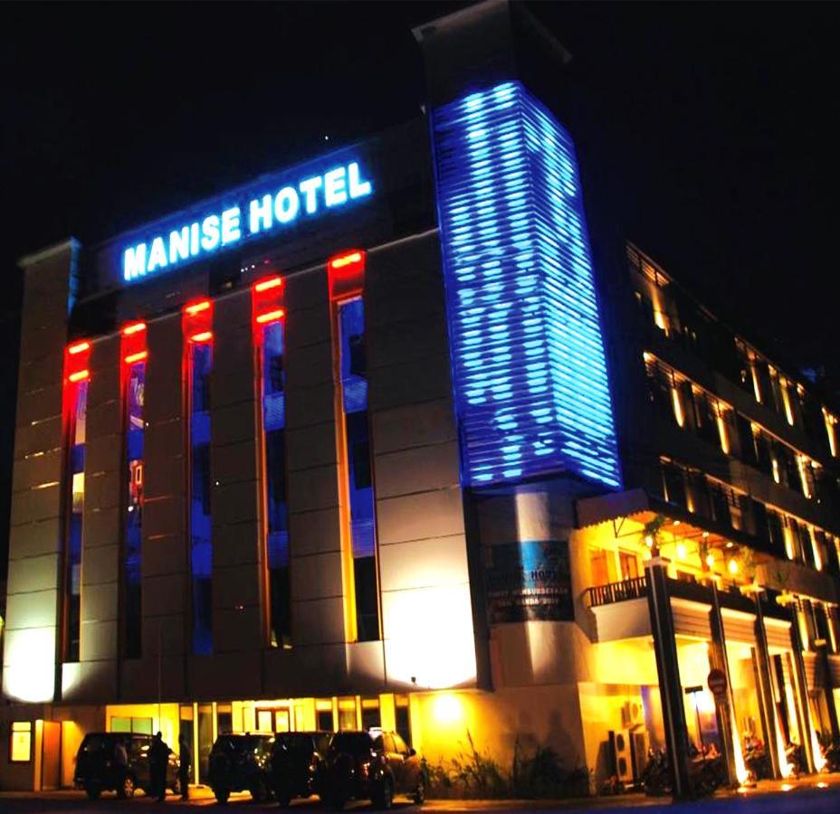 Manise Hotel Ambon Exterior foto